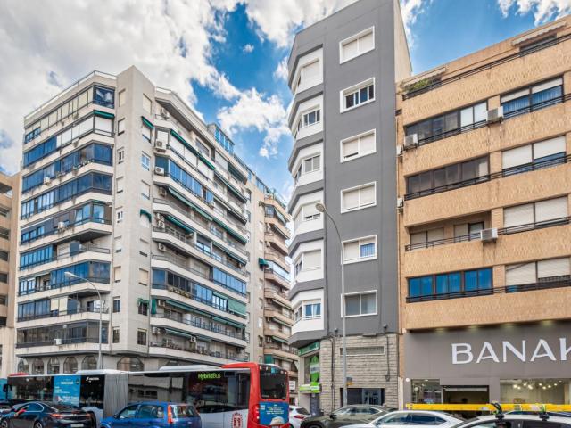 Apartamento en alquiler en Benalúa, l'Alacantí