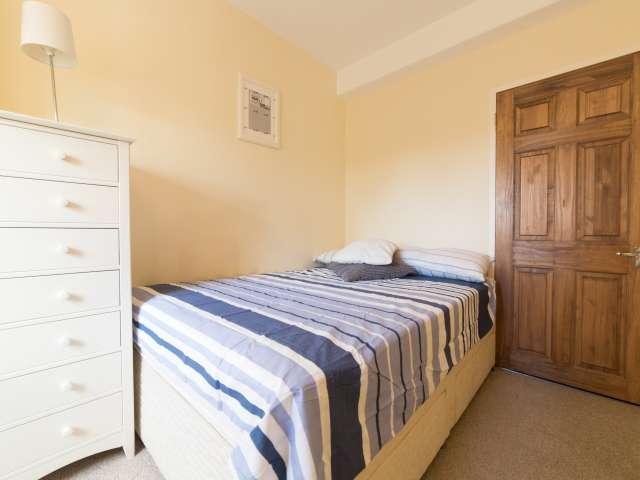 Room for rent in Henry Prince Estate, Greater London