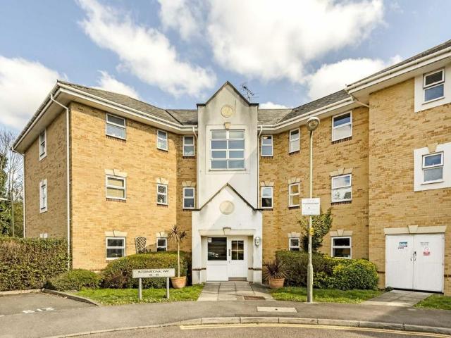 Apartment for rent in Charlton, Spelthorne