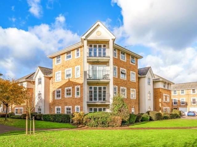 Apartment for rent in Lower Halliford, Surrey