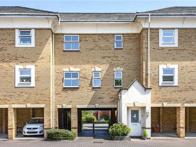 House for rent in Charlton, Spelthorne
