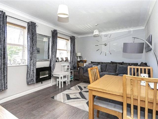 House for rent in Charlton, Spelthorne