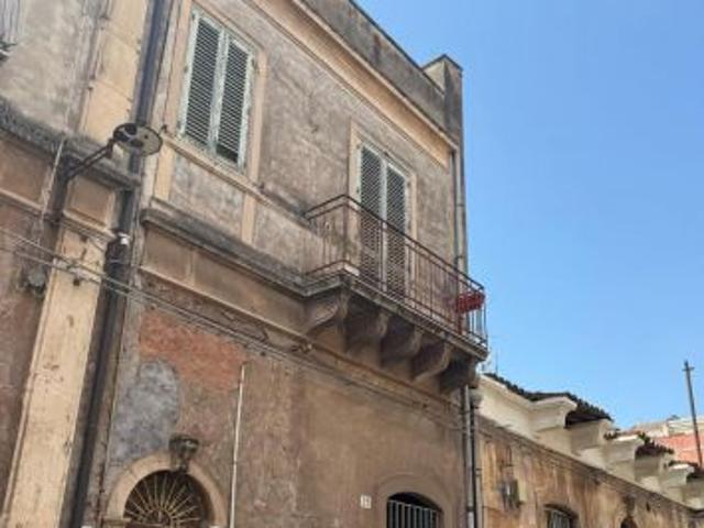 Palazzo in vendita a Borgo-Sanzio, Catania