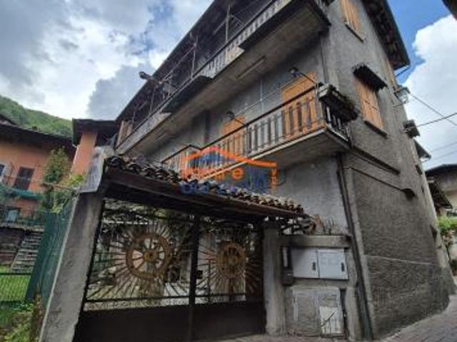 Villa Indipendente in vendita a Primaluna, Lombardia