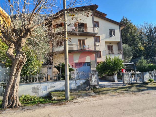 Palazzo in vendita a Foglianise, Campania