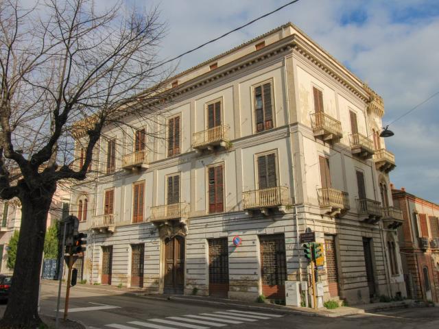 Palazzo in vendita a Giulianova, Abruzzo
