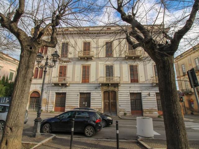 Palazzo in vendita a Giulianova, Abruzzo