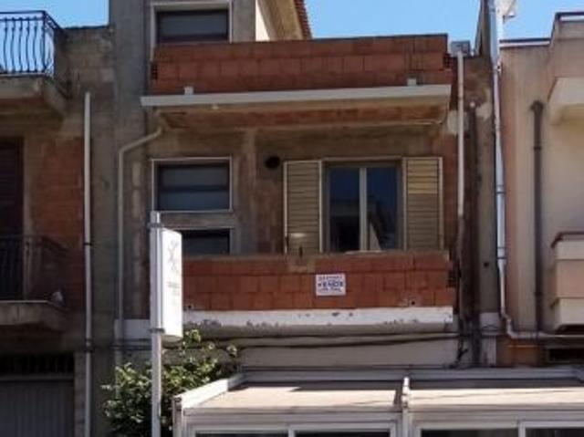 Palazzo in vendita a Vittoria