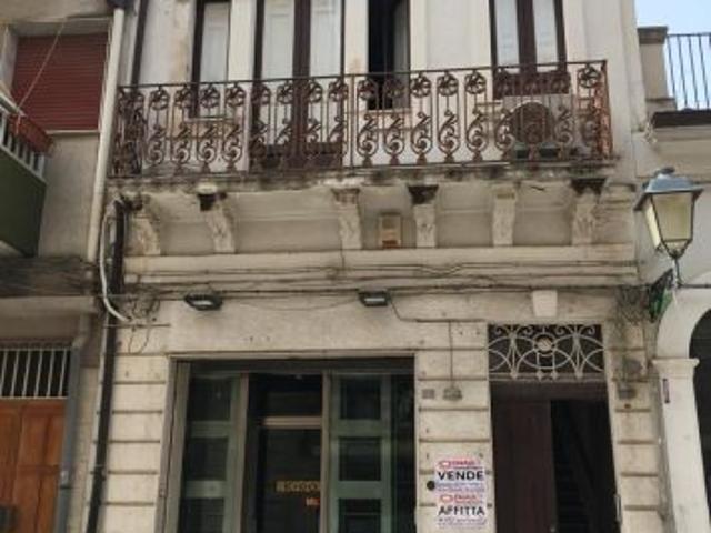 Palazzo in vendita a Vittoria