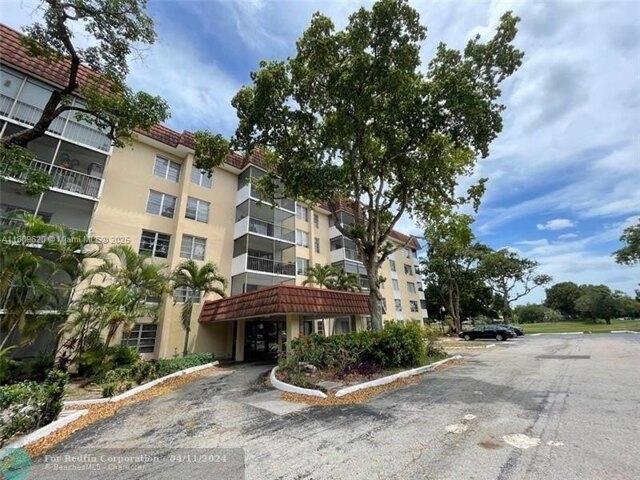 Condo for sale in Lauderhill