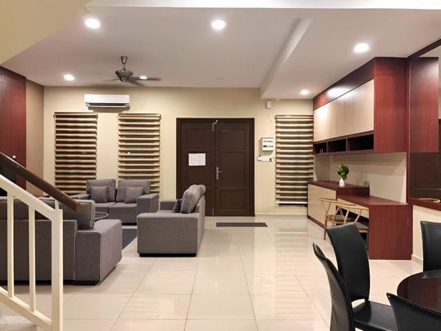 Terraced House for sale in Malaka