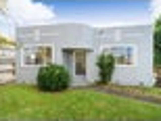 House for sale in Takaro