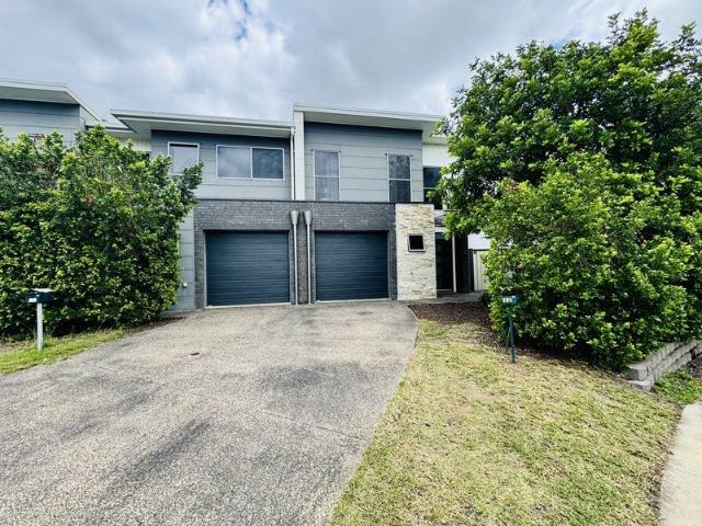 Townhouse for sale in Moranbah, Queensland