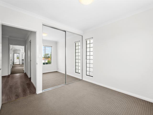 Apartment for sale in Cloverdale, Western Australia