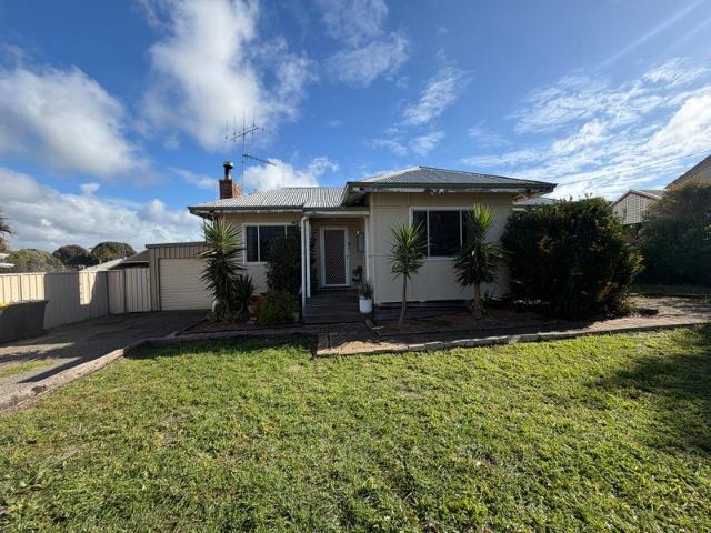 House for sale in Katanning, Shire Of Katanning