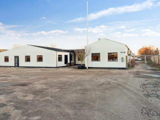 Erhvervsejendom til leje i Brøndby