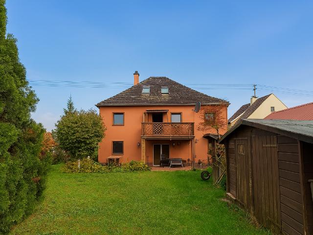 Mehrfamilienhaus kaufen in Welden, Bayern