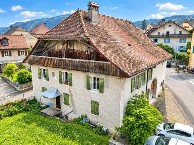 Mehrfamilienhaus kaufen in Baulmes, Waadt