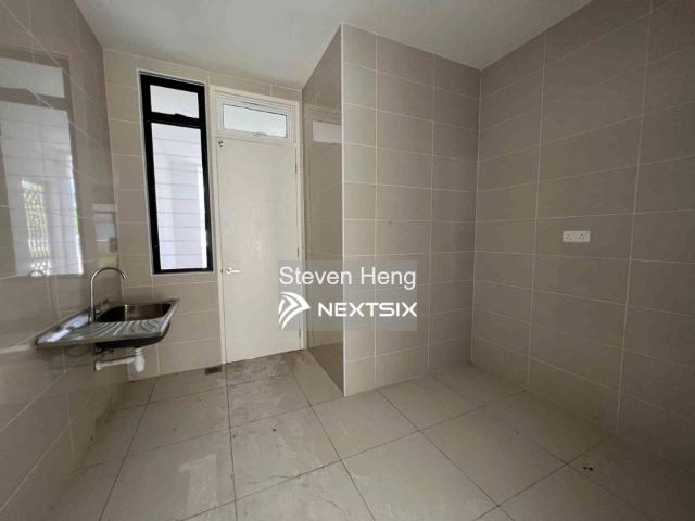 Shop for sale in Jelutong, Penang