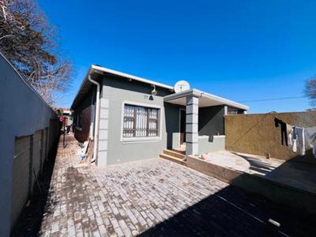 House for sale in Vosloorus, Gauteng