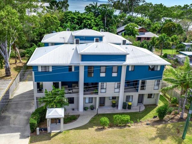 Townhouse for sale in Boyne Island, Queensland