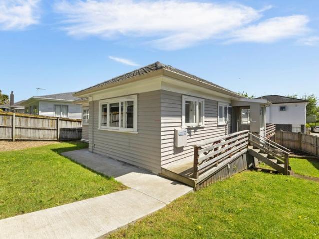 House for sale in Awhitu