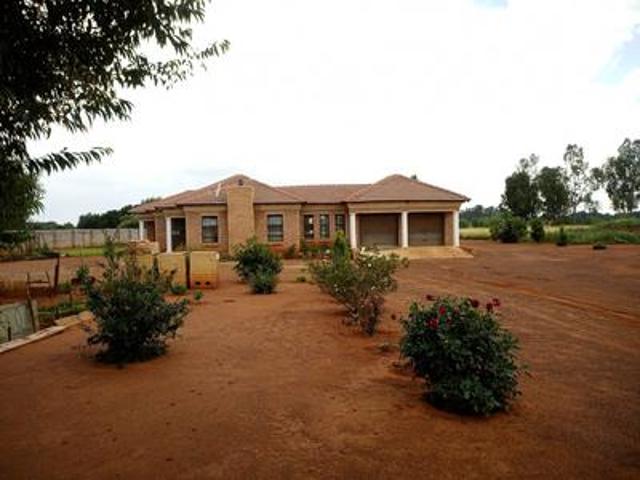 House for sale in Mohlakeng, Gauteng