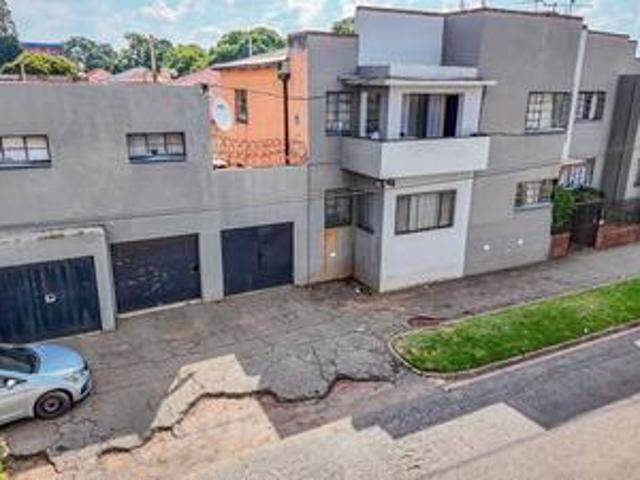 Commercial for sale in Vosloorus, Gauteng