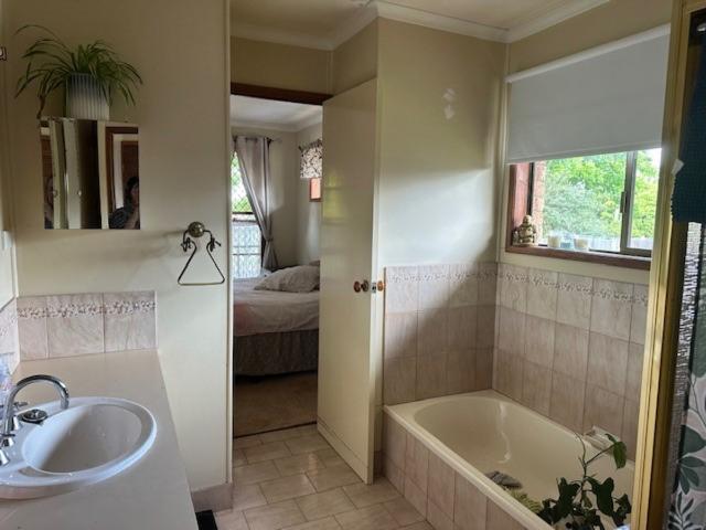 House for sale in Wilsonton Heights, Queensland