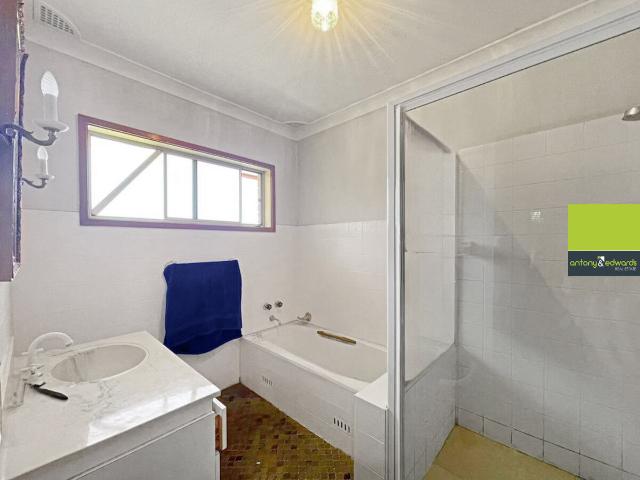 House for sale in Brisbane Grove, New South Wales