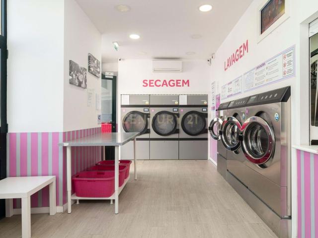 Loja venda em São Francisco Xavier, Lisboa