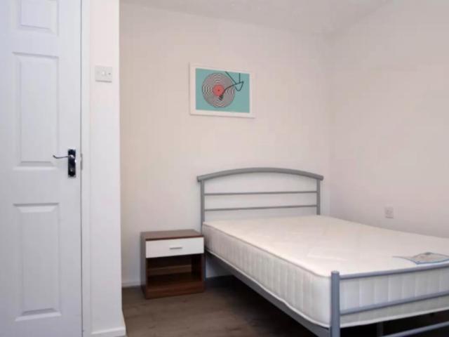 Room for rent in Bromley-by-Bow, Poplar Grove