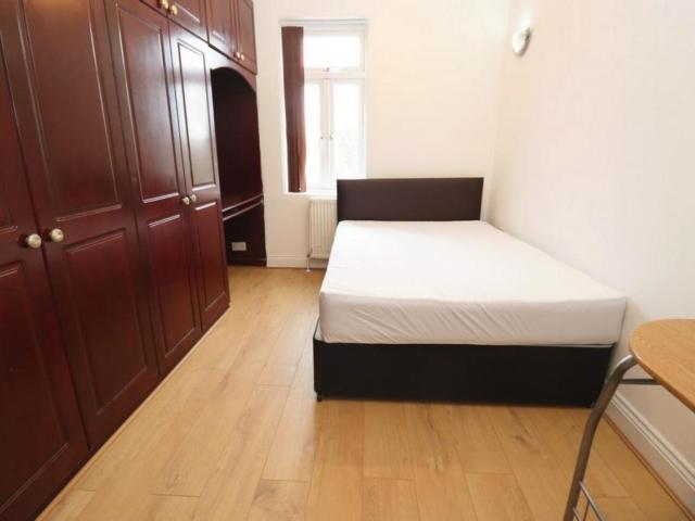 Room for rent in London Borough of Hounslow, Spring Grove