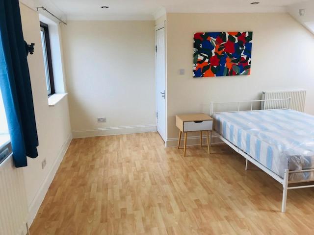 Room for rent in London Borough of Ealing, Greater London