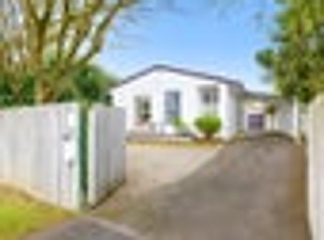 House for sale in Deanwell, Hamilton City