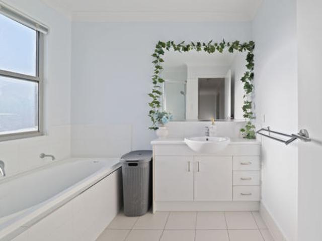 Townhouse for sale in Toombul, Queensland