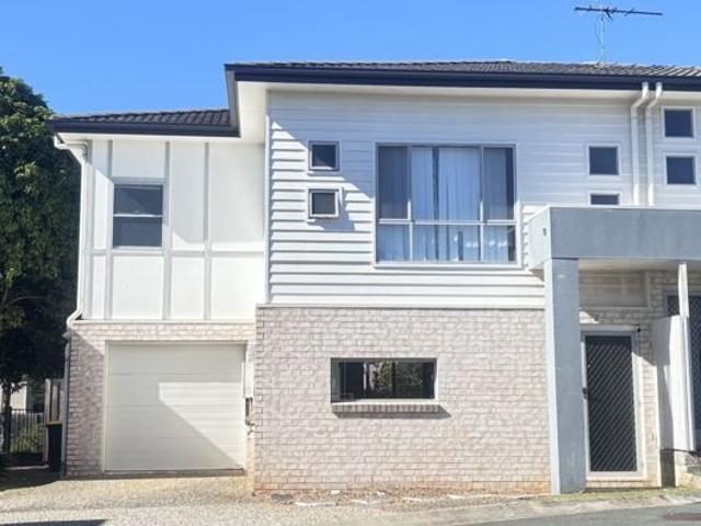 Townhouse for sale in Toombul, Queensland