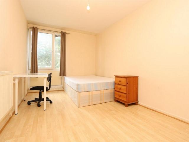 Room for rent in Old Ford, Mile End