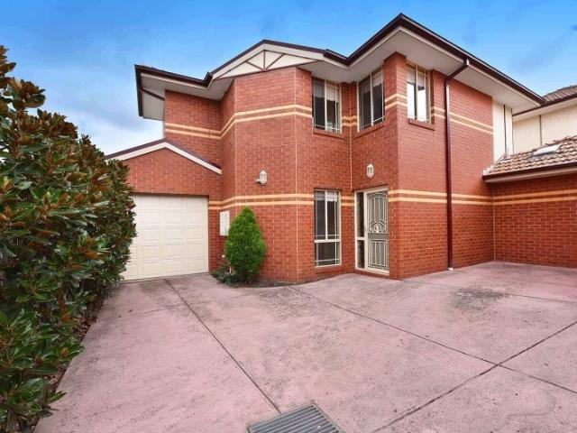 Townhouse for rent in Camerons Creek, Victoria