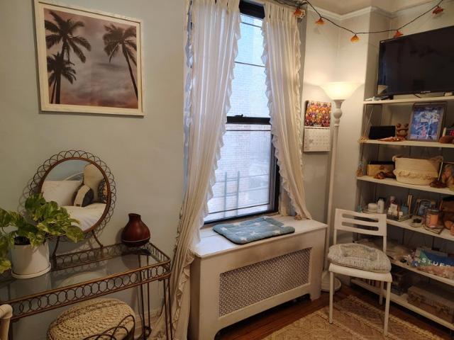 Room for rent in Arverne, New York