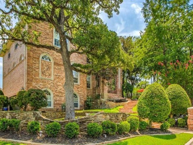 House for sale in Colleyville, Texas