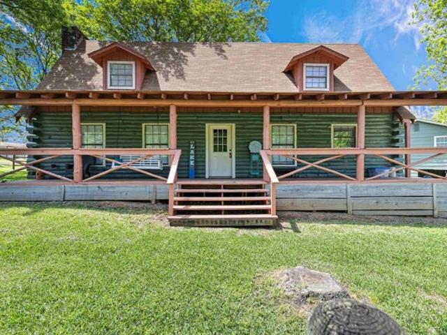 House for sale in Avinger