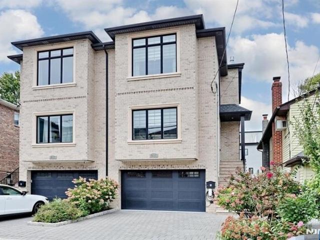 Condo for sale in Fort Lee, Bergen County