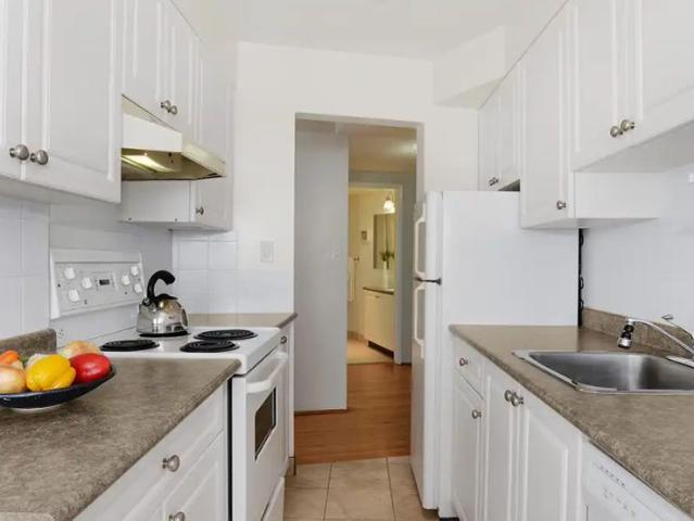 Apartment for rent in Ambleside, West Vancouver
