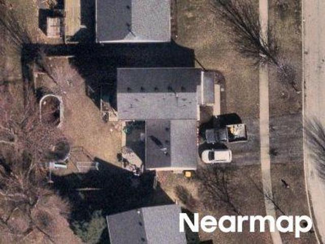 House for sale in Mchenry, Illinois
