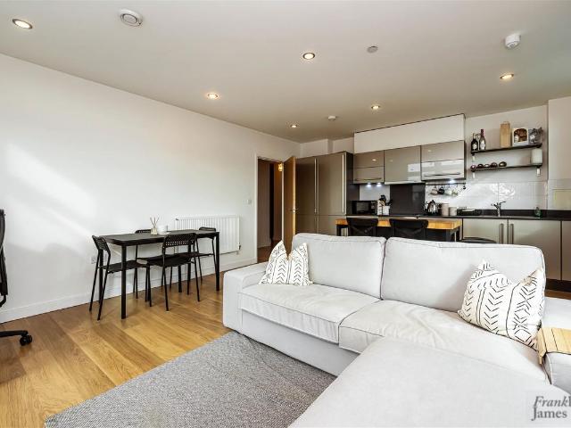 Apartment for rent in Limehouse, Greater London