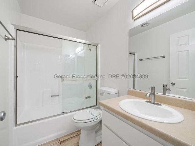 Apartment for rent in Midway City, California