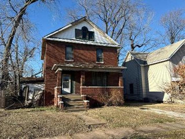 House for sale in East Saint Louis, Illinois