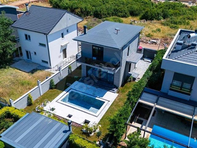 Döşemealti, Antalya içerisinde satılık Villa