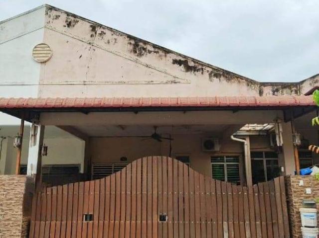 House for sale in Victoria, Labuan